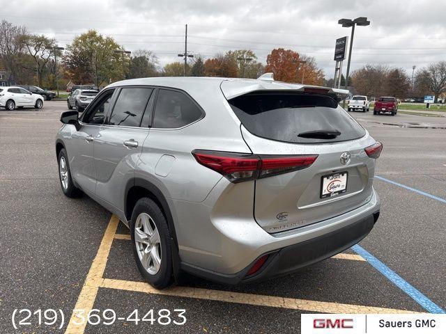 used 2021 Toyota Highlander car, priced at $28,500