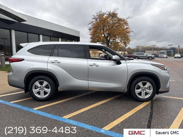 used 2021 Toyota Highlander car, priced at $28,500