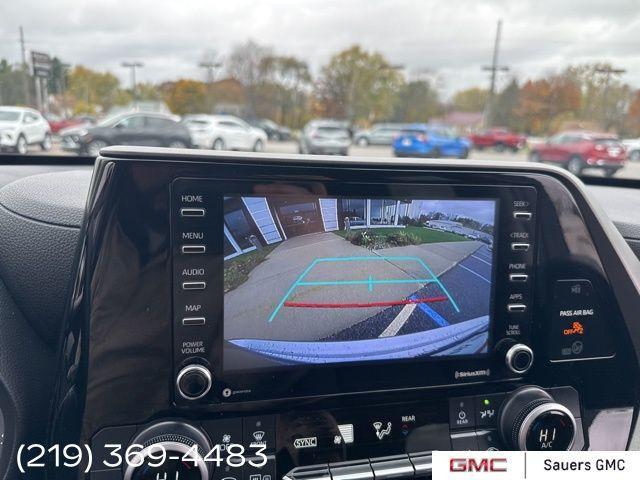 used 2021 Toyota Highlander car, priced at $28,500
