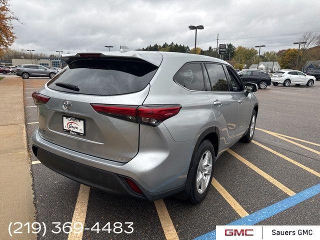 used 2021 Toyota Highlander car, priced at $28,500