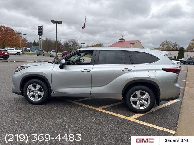 used 2021 Toyota Highlander car, priced at $28,500