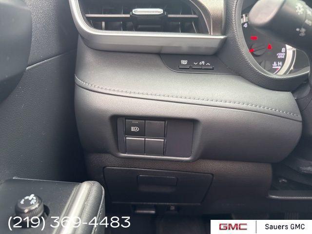 used 2021 Toyota Highlander car, priced at $28,500