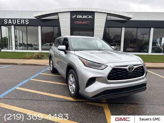 used 2021 Toyota Highlander car, priced at $28,500