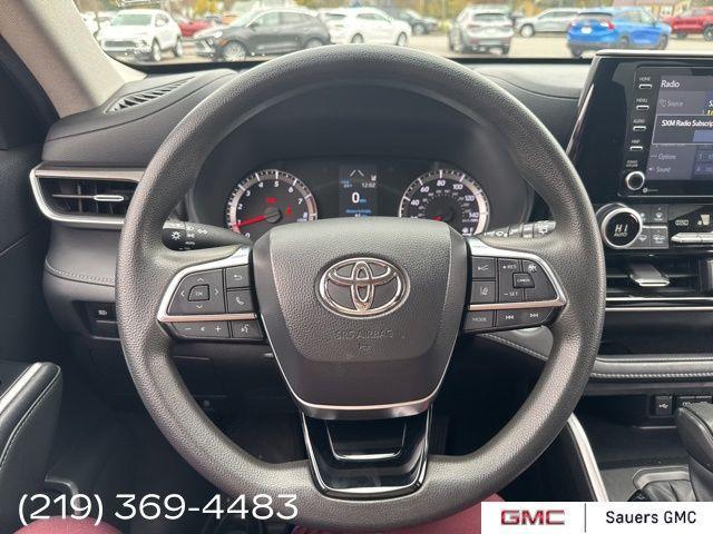 used 2021 Toyota Highlander car, priced at $28,500