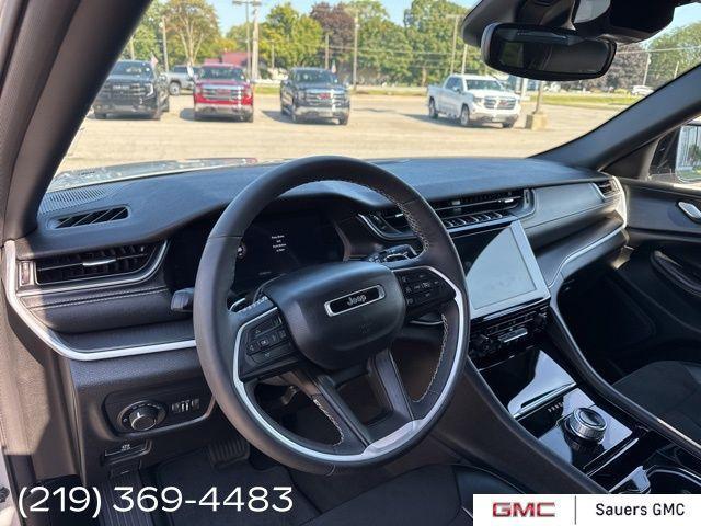 used 2023 Jeep Grand Cherokee car, priced at $34,900