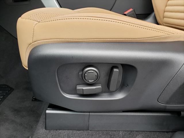 new 2025 Land Rover Discovery car, priced at $78,775