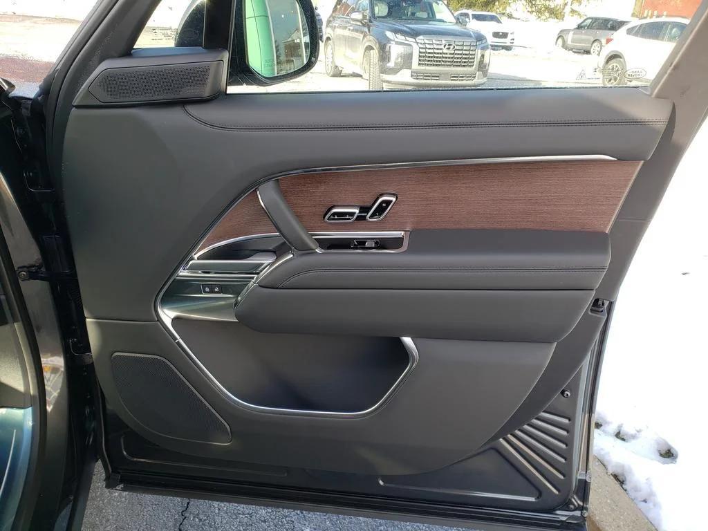 new 2025 Land Rover Range Rover car, priced at $129,640