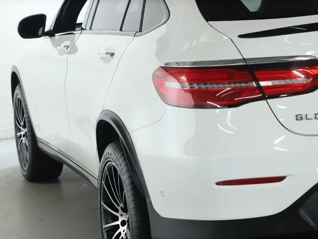 used 2019 Mercedes-Benz GLC 300 car, priced at $22,580