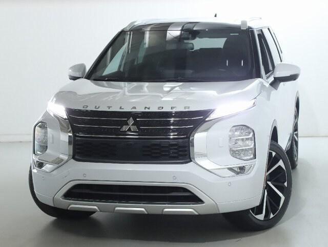 used 2023 Mitsubishi Outlander car, priced at $27,900