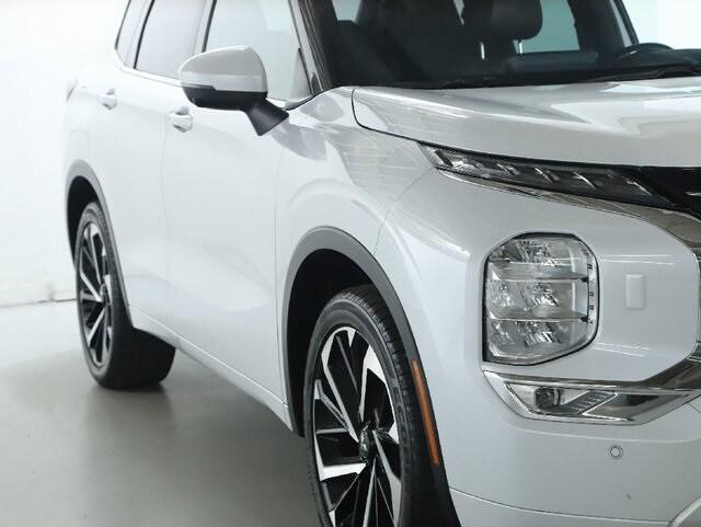 used 2023 Mitsubishi Outlander car, priced at $27,900