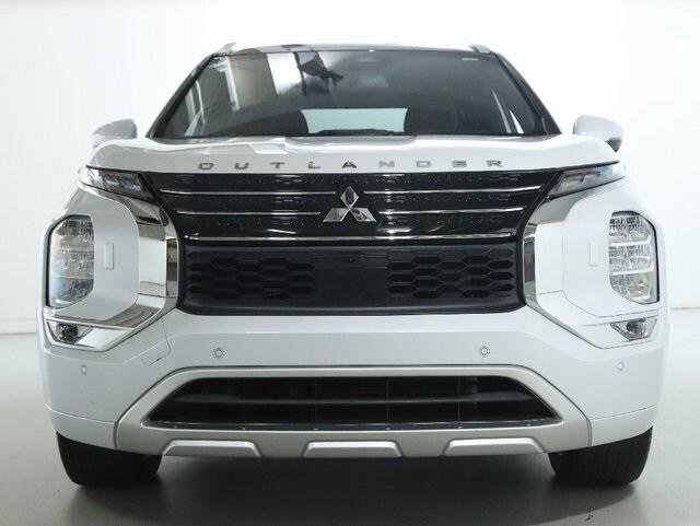 used 2023 Mitsubishi Outlander car, priced at $27,900