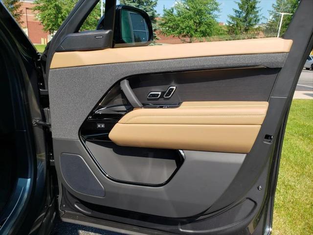 new 2025 Land Rover Range Rover Sport car, priced at $94,475