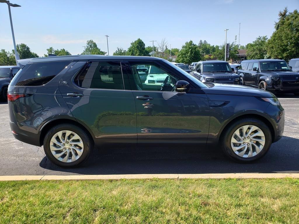 new 2025 Land Rover Discovery car, priced at $66,660