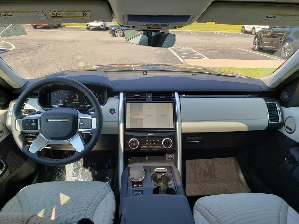 new 2025 Land Rover Discovery car, priced at $66,660