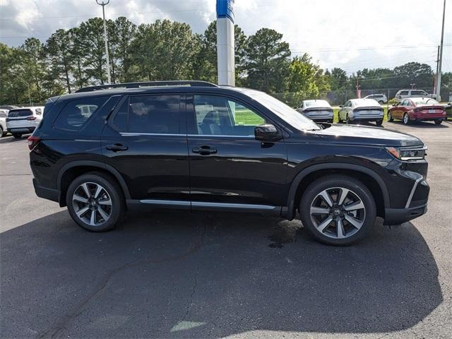 new 2025 Honda Pilot car, priced at $54,530