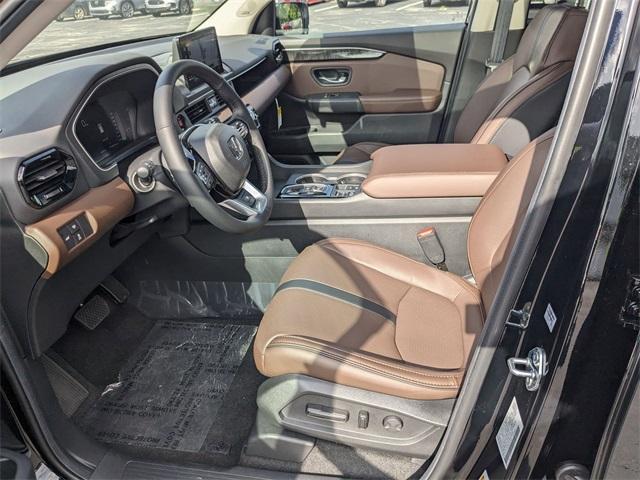 new 2025 Honda Pilot car, priced at $54,530