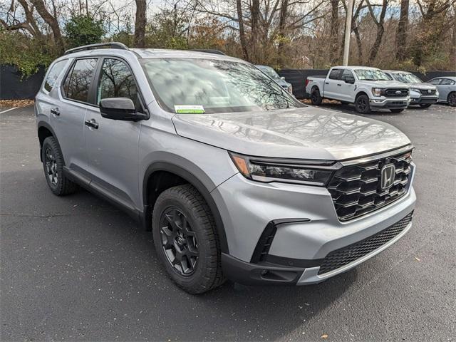 new 2025 Honda Pilot car, priced at $50,795