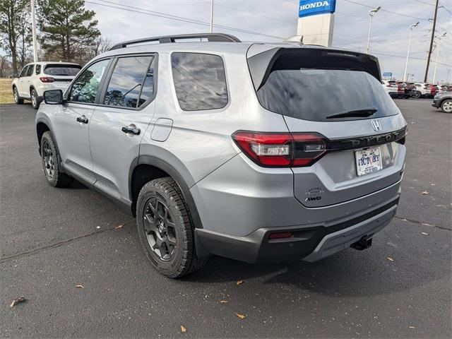 new 2025 Honda Pilot car, priced at $50,795