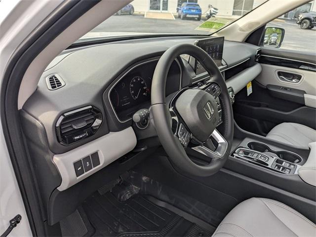 new 2025 Honda Pilot car, priced at $45,405
