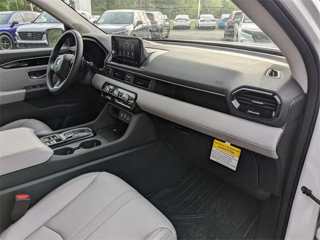 new 2025 Honda Pilot car, priced at $45,405