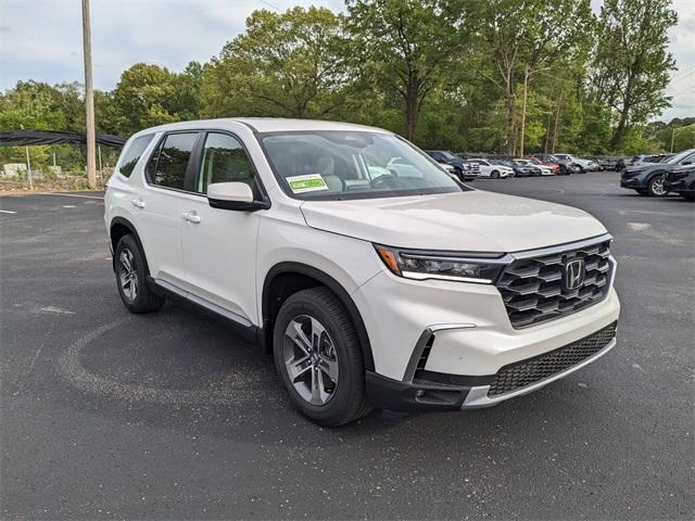 new 2025 Honda Pilot car, priced at $45,405