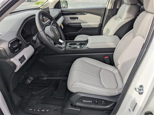 new 2025 Honda Pilot car, priced at $45,405