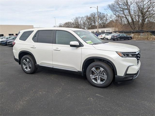 new 2025 Honda Pilot car, priced at $48,235