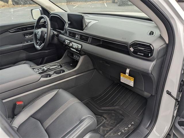 new 2025 Honda Pilot car, priced at $48,235