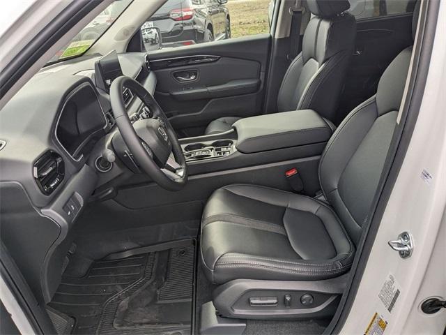 new 2025 Honda Pilot car, priced at $48,235