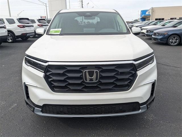 new 2025 Honda Pilot car, priced at $48,235