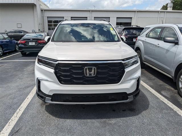 used 2023 Honda Pilot car, priced at $43,998