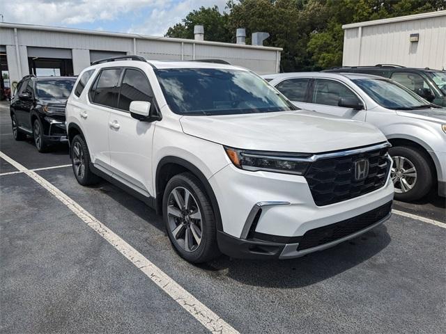 used 2023 Honda Pilot car, priced at $43,998