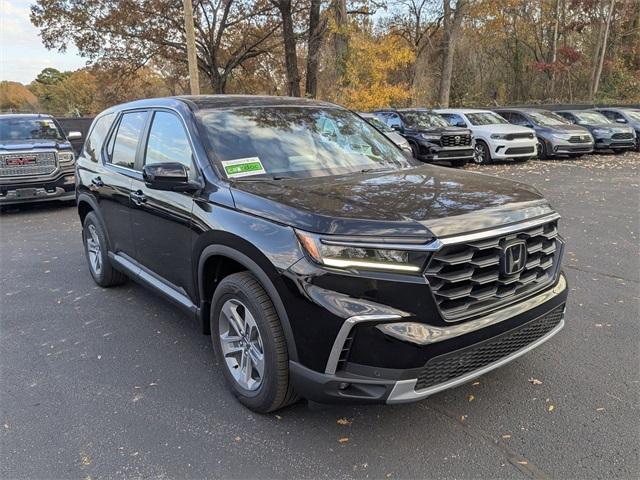 new 2025 Honda Pilot car, priced at $44,995
