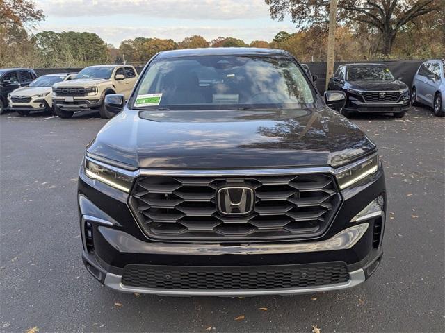 new 2025 Honda Pilot car, priced at $44,995