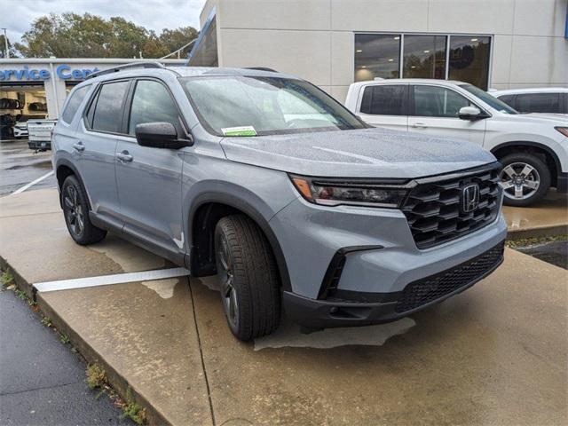 new 2025 Honda Pilot car, priced at $43,850