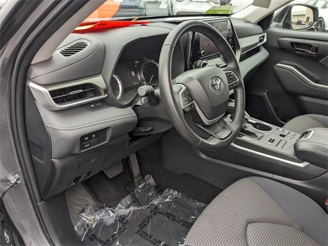 used 2024 Toyota Highlander car, priced at $35,896