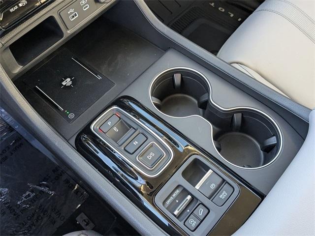 new 2025 Honda Pilot car, priced at $45,725