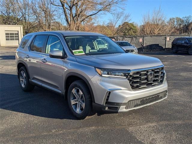 new 2025 Honda Pilot car, priced at $45,725