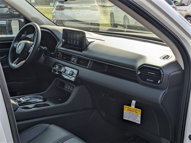 new 2025 Honda Pilot car, priced at $46,135