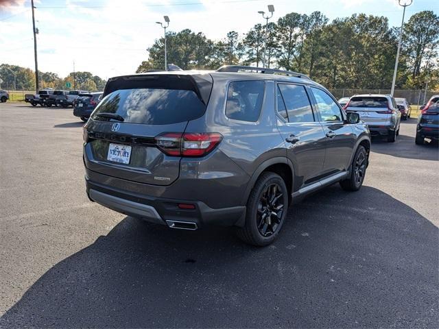 new 2025 Honda Pilot car, priced at $51,625