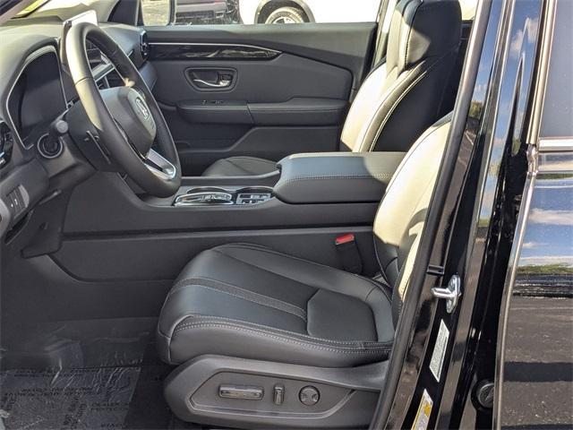 new 2025 Honda Pilot car, priced at $45,725