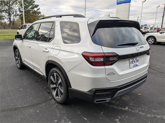 new 2025 Honda Pilot car, priced at $49,305