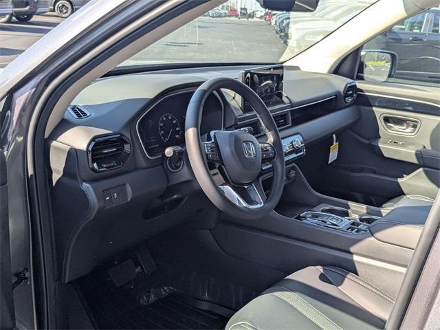new 2025 Honda Pilot car, priced at $44,995