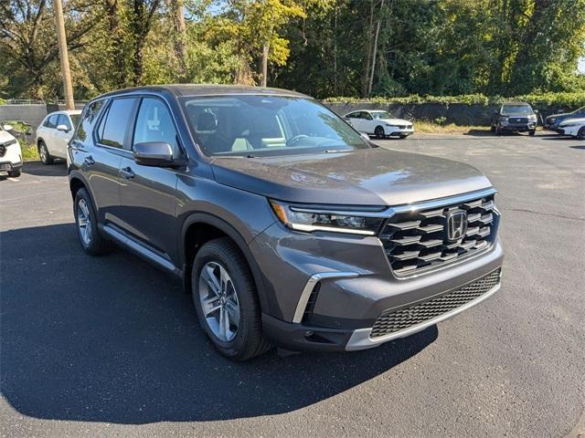 new 2025 Honda Pilot car, priced at $44,995