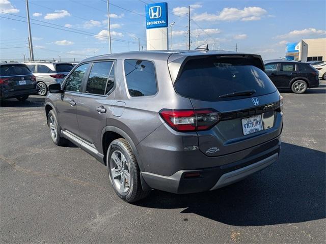 new 2025 Honda Pilot car, priced at $44,995