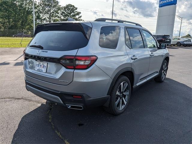 new 2025 Honda Pilot car, priced at $51,050