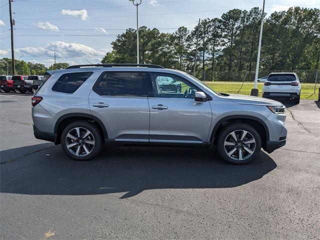 new 2025 Honda Pilot car, priced at $51,050