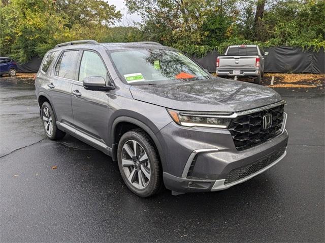 used 2025 Honda Pilot car, priced at $49,990