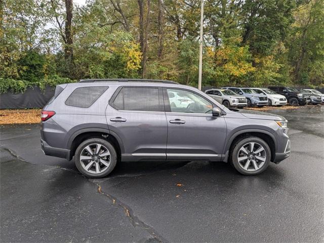 used 2025 Honda Pilot car, priced at $49,990