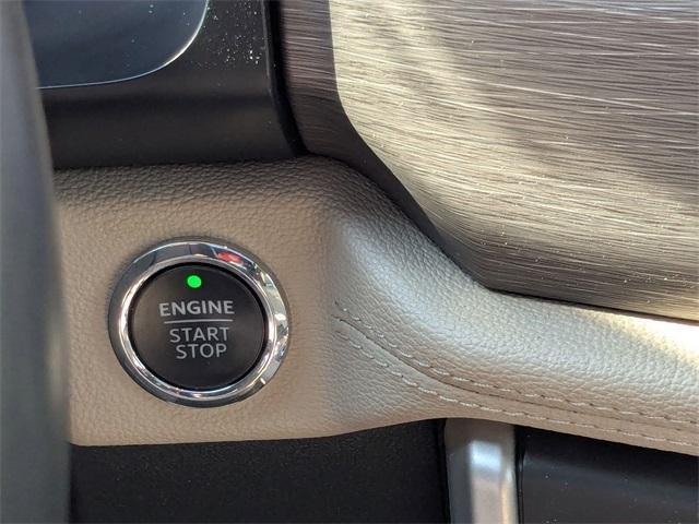 used 2023 Ford Expedition car, priced at $41,998